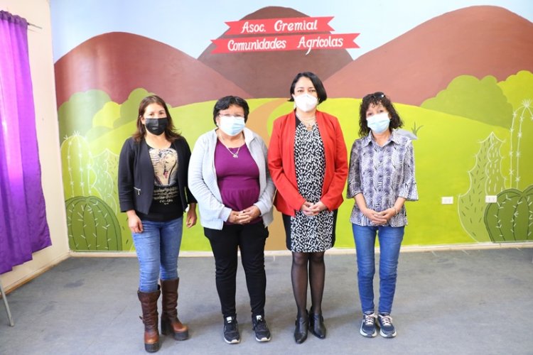 GOBERNADORA REGIONAL RECOGIÓ LAS PRINCIPALES PREOCUPACIONES DE LOS CRIANCEROS DE LIMARÍ GOBERNADORA REGIONAL RECOGIÓ LAS PRINCIPALES PREOCUPACIONES DE LOS CRIANCEROS DE LIMARÍ
