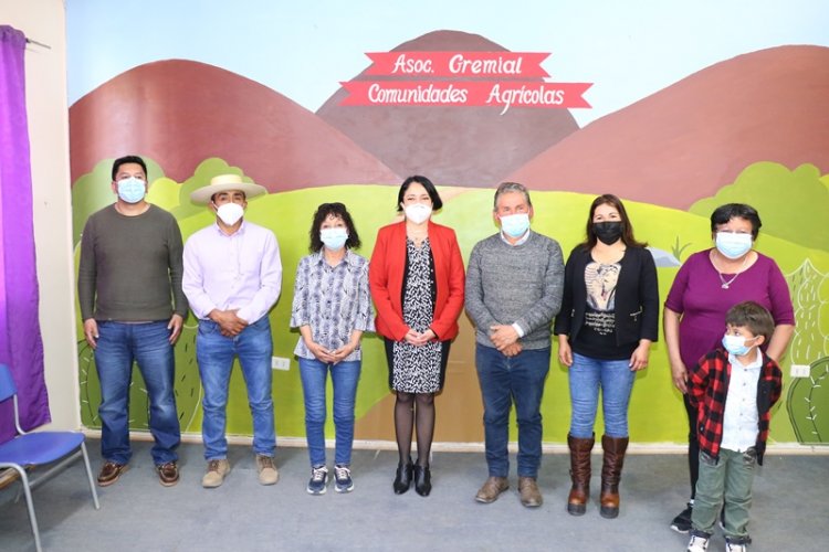 GOBERNADORA REGIONAL RECOGIÓ LAS PRINCIPALES PREOCUPACIONES DE LOS CRIANCEROS DE LIMARÍ GOBERNADORA REGIONAL RECOGIÓ LAS PRINCIPALES PREOCUPACIONES DE LOS CRIANCEROS DE LIMARÍ