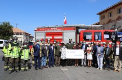 Gobierno Regional entrega más de $4.400 millones a bomberos