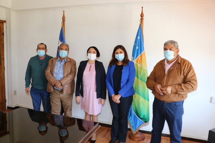 Gobernadora apoyará con recursos FNDR a pequeños mineros a través de otro organismo ejecutor Gobernadora apoyará con recursos FNDR a pequeños mineros a través de otro organismo ejecutor