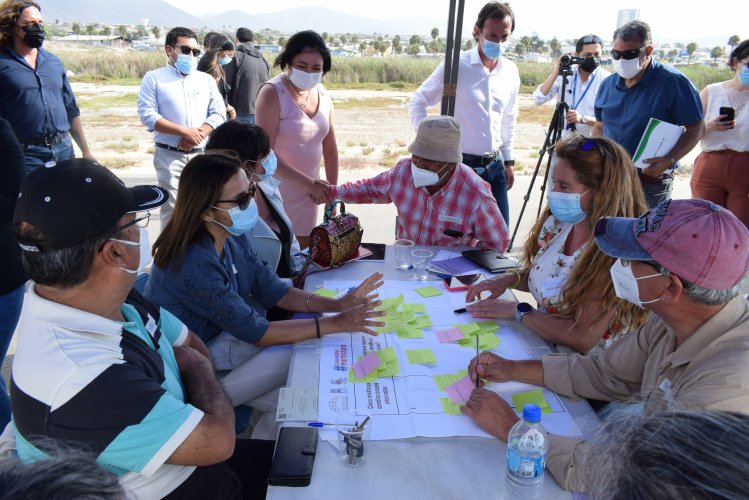 Vecinas y vecinos de Coquimbo participan en proceso constituyente sobre temáticas medioambientales