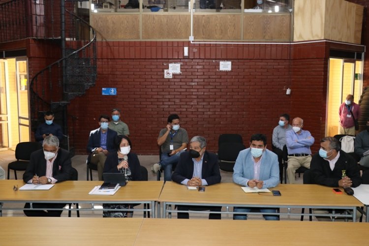 Gobernadora Regional Krist Naranjo y alcaldes del Limarí abordan crítica situación hídrica de la provincia Gobernadora Regional Krist Naranjo y alcaldes del Limarí abordan crítica situación hídrica de la provincia