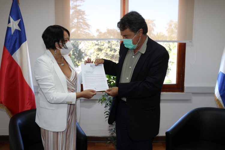 Futuro Ministro de Agricultura y Gobernadora Krist Naranjo comienzan trabajo en conjunto para enfrentar la sequía Futuro Ministro de Agricultura y Gobernadora Krist Naranjo comienzan trabajo en conjunto para enfrentar la sequía