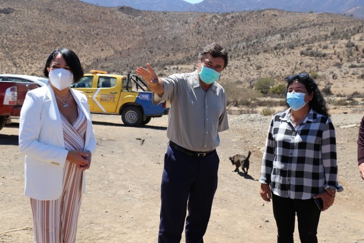 Futuro Ministro de Agricultura y Gobernadora Krist Naranjo comienzan trabajo en conjunto para enfrentar la sequía Futuro Ministro de Agricultura y Gobernadora Krist Naranjo comienzan trabajo en conjunto para enfrentar la sequía