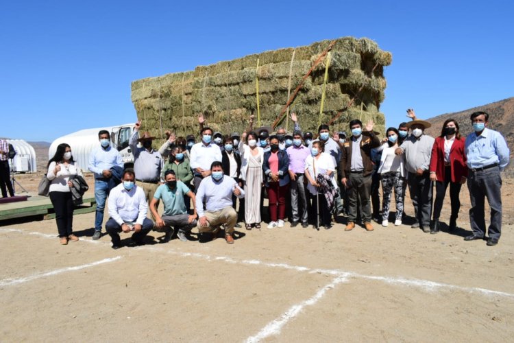 Gobernadora entrega $228 millones para apoyar a comunidades agrícolas ante la emergencia hídrica