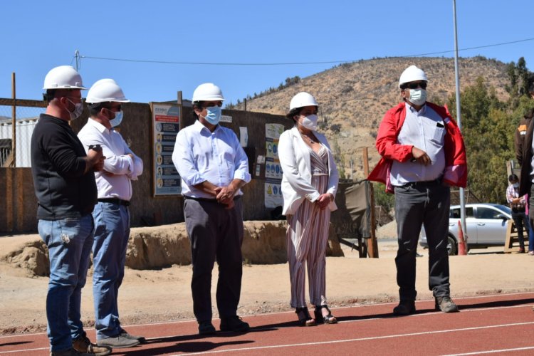 Estadio de Canela presenta un 60% de avance y están a la espera de la cancha sintética para inaugurarlo