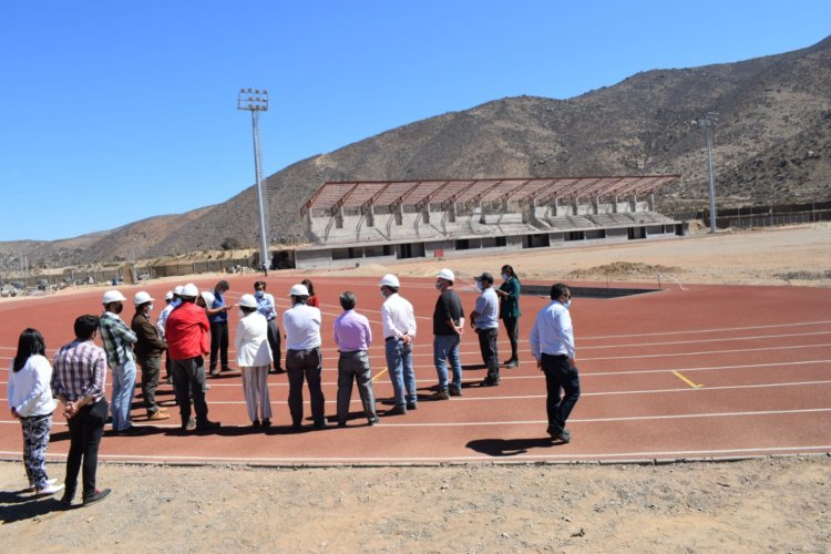 Estadio de Canela presenta un 60% de avance y están a la espera de la cancha sintética para inaugurarlo