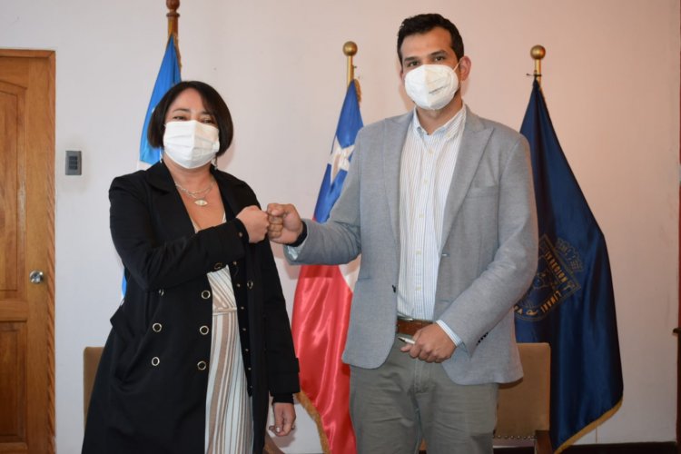 Gobernadora y delegado hacen traspaso de oficinas cumpliendo con mandato de Presidente Gabriel Boric Gobernadora y delegado hacen traspaso de oficinas cumpliendo con mandato de Presidente Gabriel Boric