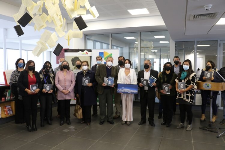 Obras literarias de Gabriela Mistral fueron donadas a la Biblioteca Regional en honor a su natalicio 133