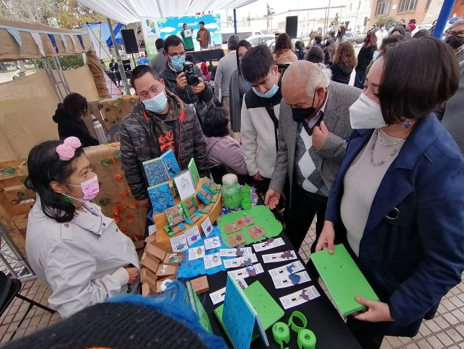 Gobernadora anuncia modelo regional para la gestión integral y sustentable de residuos en Feria de reciclaje