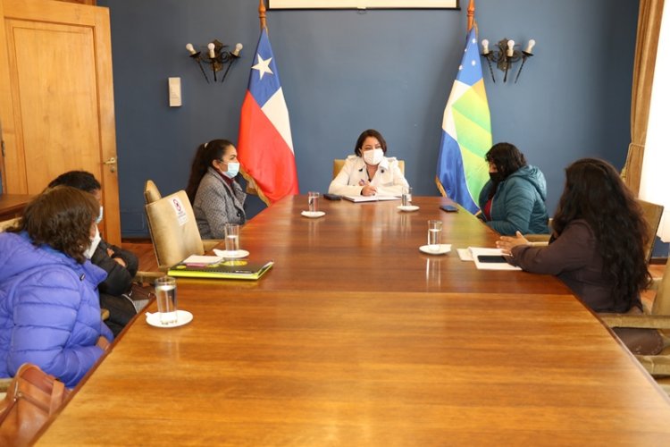 Mujeres de cocinerías de Vicuña buscan apoyo de la Gobernadora Regional tras ser notificadas de desalojo