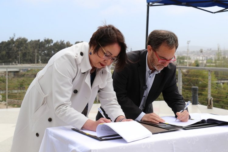 Firman nuevo convenio GORE-MOP por más de $19 mil millones para construir 8 caletas pesqueras rurales
