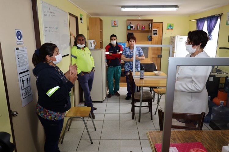 Gobernadora Krist Naranjo anuncia en Guanaqueros el avance en la tramitación de la nueva posta de salud