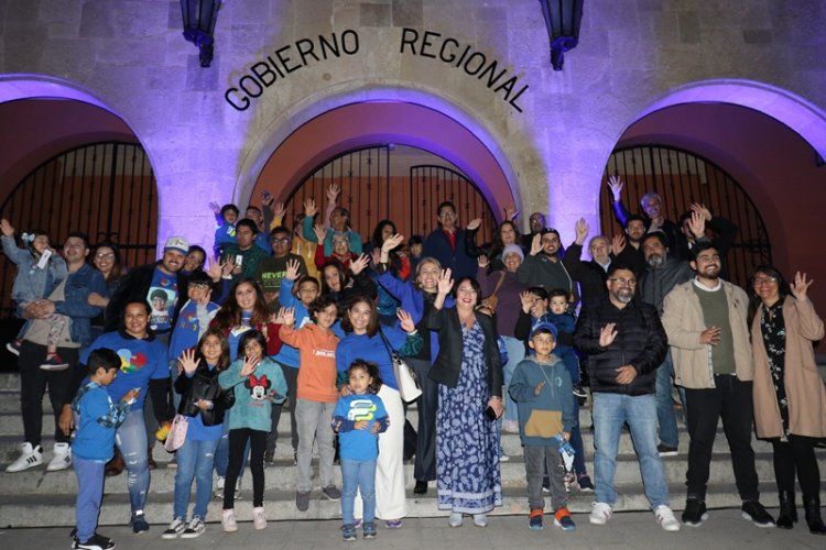 Gobierno Regional se Ilumina de azul en el Día Mundial de concienciación sobre el Autismo