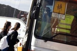 Buses eléctricos para transporte escolar llegarán a Ovalle y Salamanca con recursos de Gobierno Regional