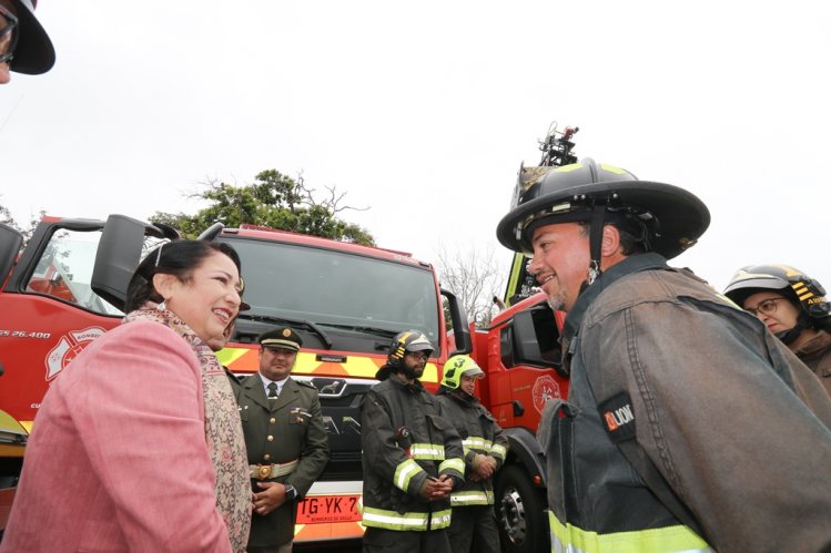 La Higuera, La Serena, Ovalle, Río Hurtado, Illapel, Salamanca y Paihuano reciben carros para Bomberos