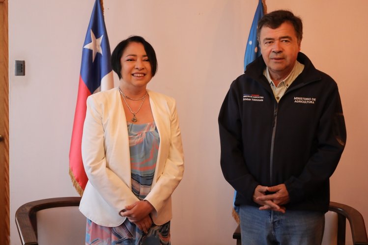 Gobernadora y Ministro de Agricultura ponen foco en la crisis hídrica, empleabilidad y sustentabilidad Gobernadora y Ministro de Agricultura ponen foco en la crisis hídrica, empleabilidad y sustentabilidad