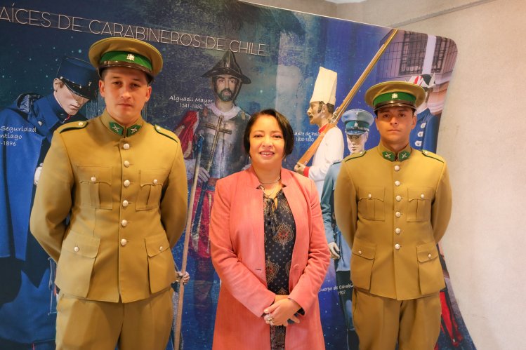 EN EL MARCO DEL 97 ° ANIVERSARIO DE CARABINEROS, EL GENERAL MUÑOZ Y GOBERNADORA NARANJO ANUNCIAN APERTURA DE LICITACIÓN COMPRA DE UN HELICÓPTERO PARA COMBATIR LA DELINCUENCIA EN LA REGIÓN DE COQUIMBO