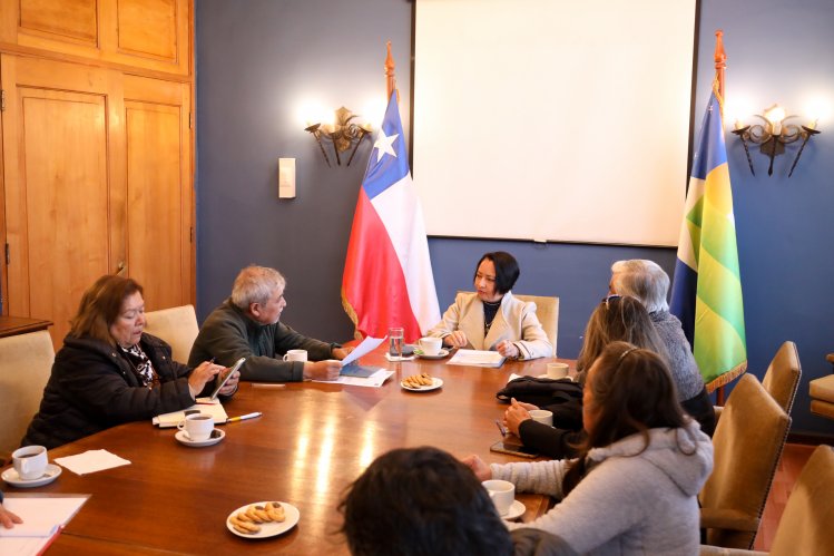 GOBERNADORA NARANJO Y DIRIGENTES DEL SECTOR EL SAUCE ABORDAN NECESIDAD DE CONSTRUCCIÓN DEL SISTEMA ALCANTARILLADO Y AGUA POTABLE