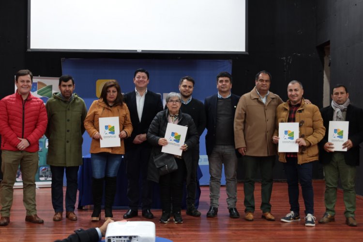 Destacan firmas de convenios en Choapa para traspasar recursos a organizaciones sociales Destacan firmas de convenios en Choapa para traspasar recursos a organizaciones sociales