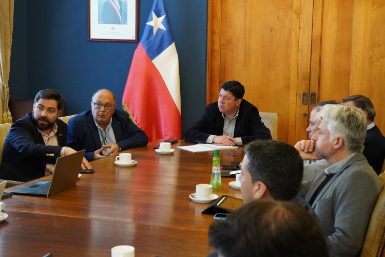 Gobierno Regional firma convenio para traspasar recursos de funcionamiento basal de la CRDP Gobierno Regional firma convenio para traspasar recursos de funcionamiento basal de la CRDP