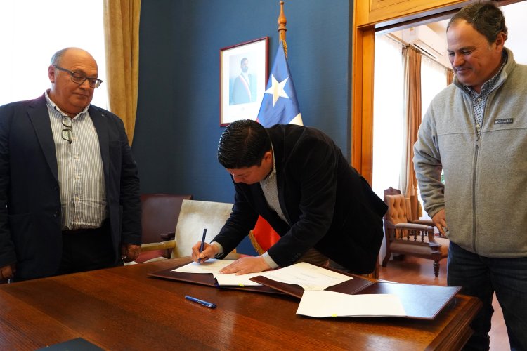Gobierno Regional firma convenio para traspasar recursos de funcionamiento basal de la CRDP Gobierno Regional firma convenio para traspasar recursos de funcionamiento basal de la CRDP