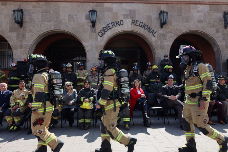 Gobierno Regional entrega 660 Equipos de Respiración Autónoma para Bomberos Gobierno Regional entrega 660 Equipos de Respiración Autónoma para Bomberos