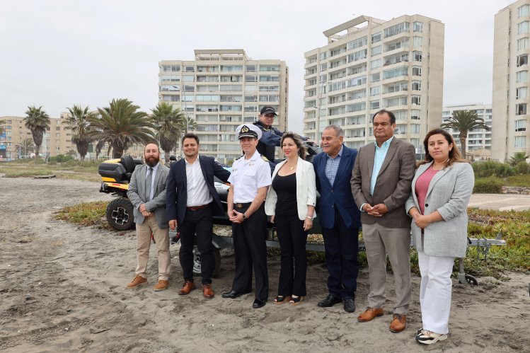 Refuerzan rescate marítimo con entrega de nuevas motos de agua a la Armada Refuerzan rescate marítimo con entrega de nuevas motos de agua a la Armada