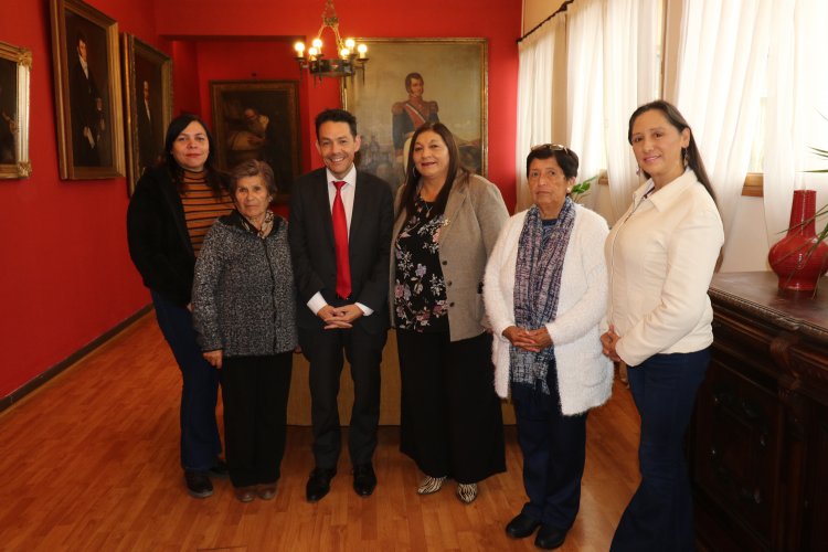 Gobernador se reúne con dirigentas de Las Compañías y respalda impulso de grandes proyectos Gobernador se reúne con dirigentas de Las Compañías y respalda impulso de grandes proyectos