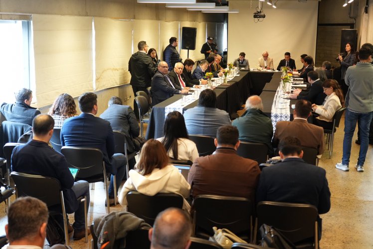 Gobernadores regionales alzan la voz y exigen respeto ante imposiciones del Ejecutivo Gobernadores regionales alzan la voz y exigen respeto ante imposiciones del Ejecutivo