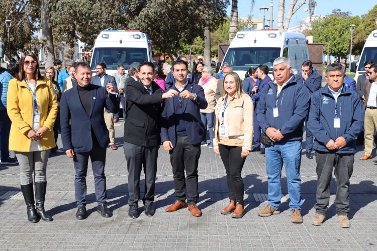 Gobierno Regional refuerza red de salud con entrega de 14 nuevas ambulancias en la región Gobierno Regional refuerza red de salud con entrega de 14 nuevas ambulancias en la región