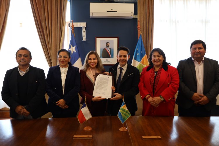 Gobierno Regional y ULS firman convenio para apoyar la formulación de proyectos en comunas de interés prioritario Gobierno Regional y ULS firman convenio para apoyar la formulación de proyectos en comunas de interés prioritario
