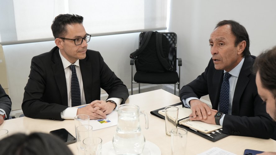 GORE y Ministerio del Deporte avanzan en histórico convenio de $37.780 millones para infraestructura deportiva GORE y Ministerio del Deporte avanzan en histórico convenio de $37.780 millones para infraestructura deportiva