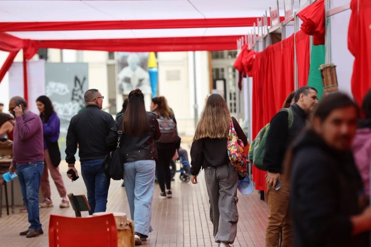 Artesanía con identidad mistraliana brilla en La Serena con el 1° Encuentro “Con Nuestras Manos”