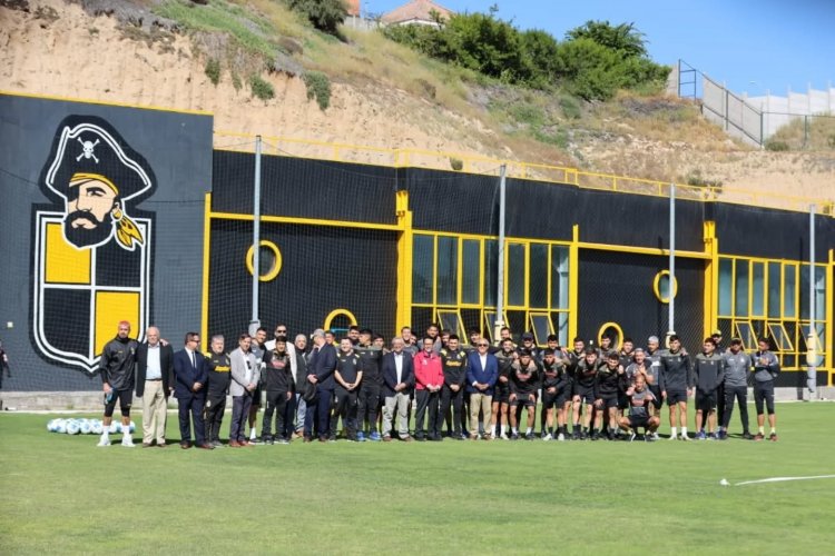 Gobernador Cristóbal Juliá visitó al campeón Coquimbo Unido en el Complejo Las Rosas