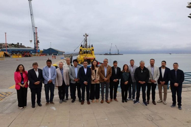 Puerto de Coquimbo se proyecta como vía exportadora tras visita de delegaciones de San Juan y Tucumán