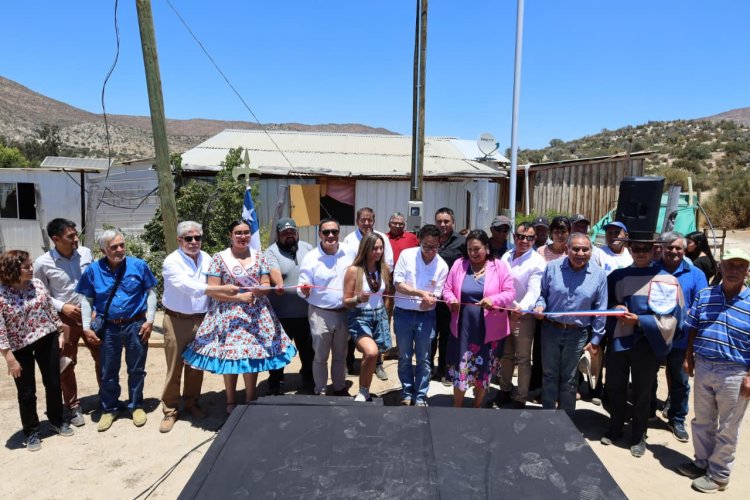 Histórico proyecto de electrificación rural entrega luz a 29 familias de Centinela Carrizal II en Combarbalá