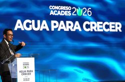 Gobernador Juliá expone en Congreso ACADES la crítica situación hídrica regional